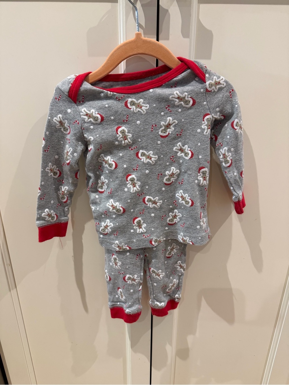 George 12-18m Gray Gingerbread Print Kids Pajama Set - Red Trim